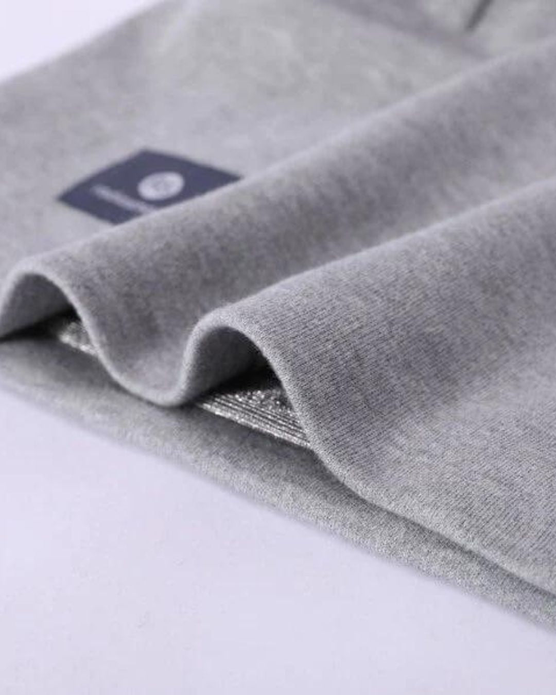 The Radia Smart® Slouch Beanie (Grey) offers EMF protection with silver-lined Faraday fabric that blocks RF, 5G, and wireless radiation. Designed to support fertility and overall wellness, this anti-radiation hat is soft, breathable, and stylish for everyday wear. It helps reduce exposure to harmful frequencies while providing comfort and peace of mind. Perfect for health-conscious individuals seeking modern protection in a relaxed, casual design.